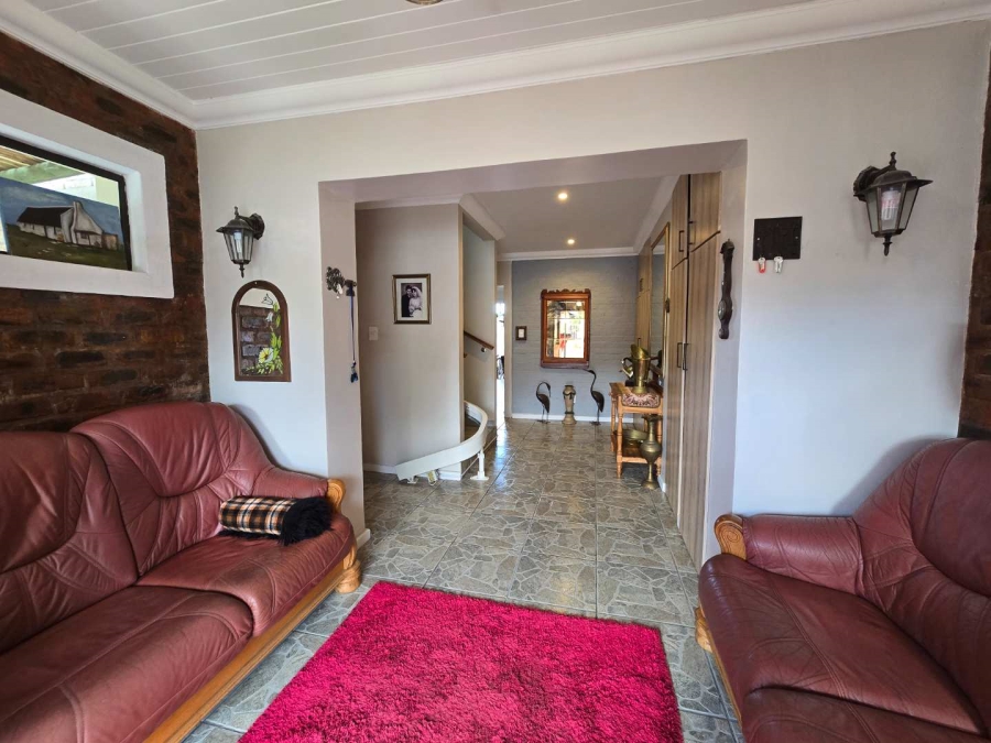 4 Bedroom Property for Sale in Stilbaai Wes Western Cape